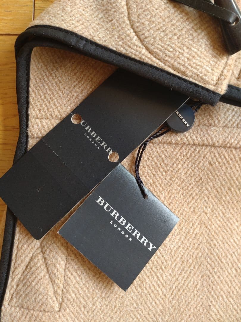 新品未使用/BURBERRY .LONDON わんこコートタイプ洋服 Sサイズ