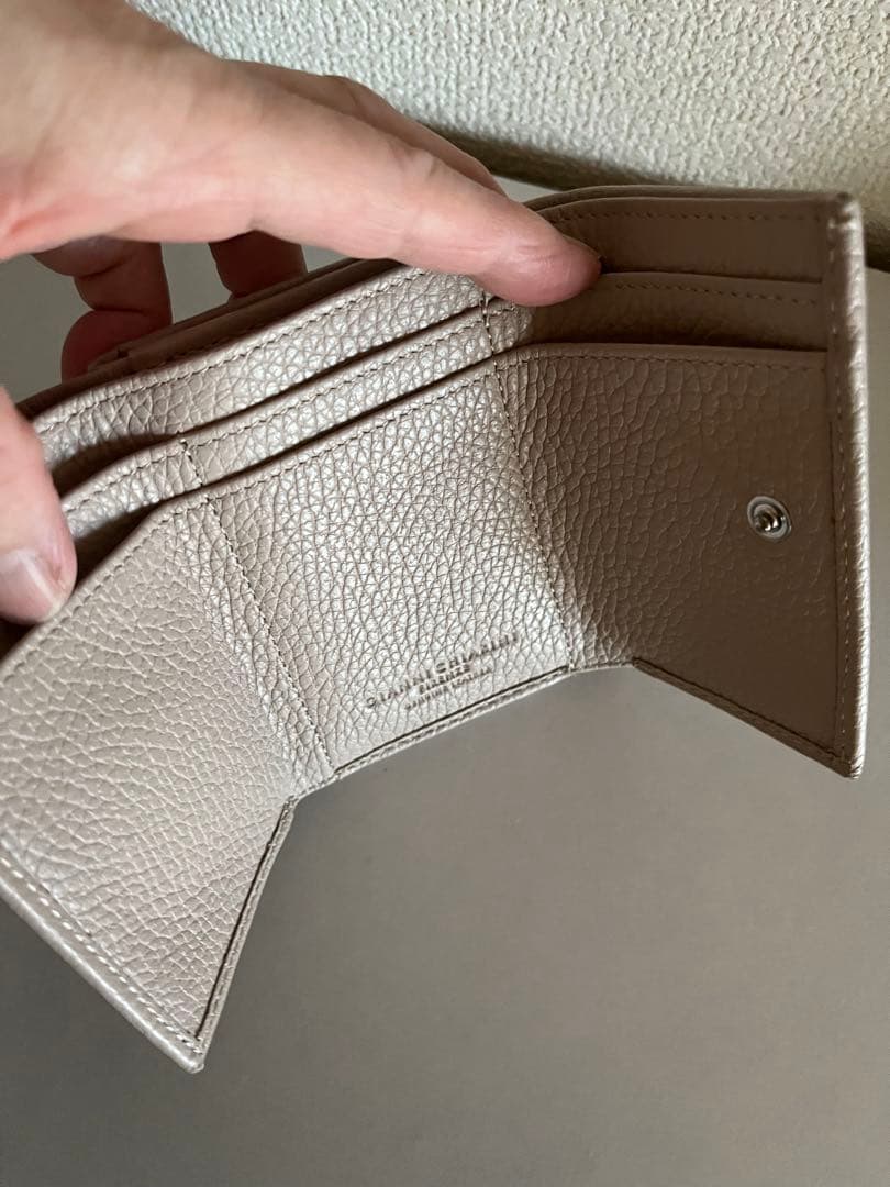 ジャンニキアリーニ　三つ折り財布