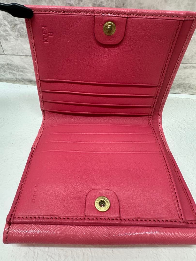 FENDI ピンク 二つ折り財布