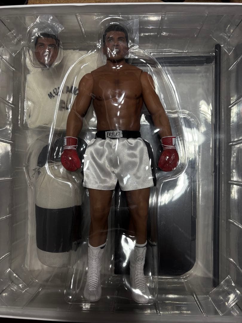 貴重品　モハメドアリ1/6 コレクティブルフィギュア