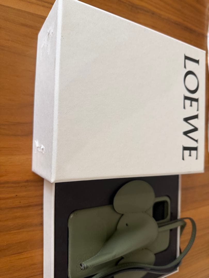 iPhone14Plus LOEWE エレファント携帯ショルダー中古