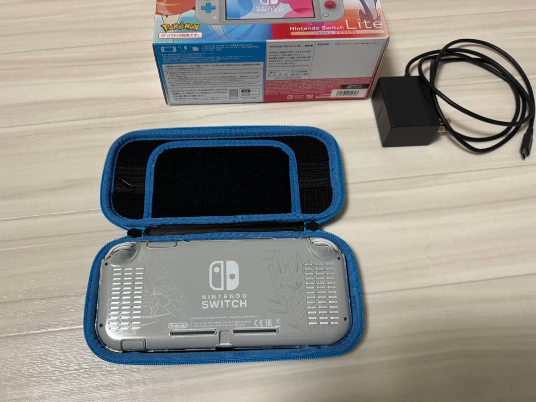 NINTENDO SWITCH LITE ザシアン・ザマゼンタ