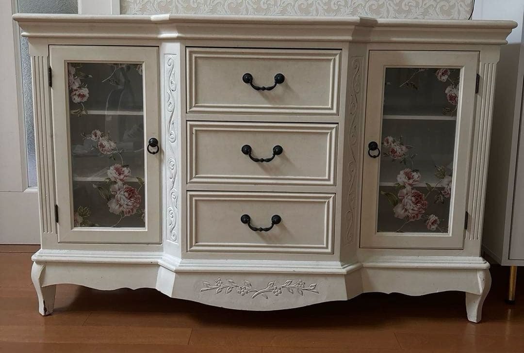 薔薇　キャビネット　サイドボード　白家具　猫足　アンティーク調　たのメル便可能
