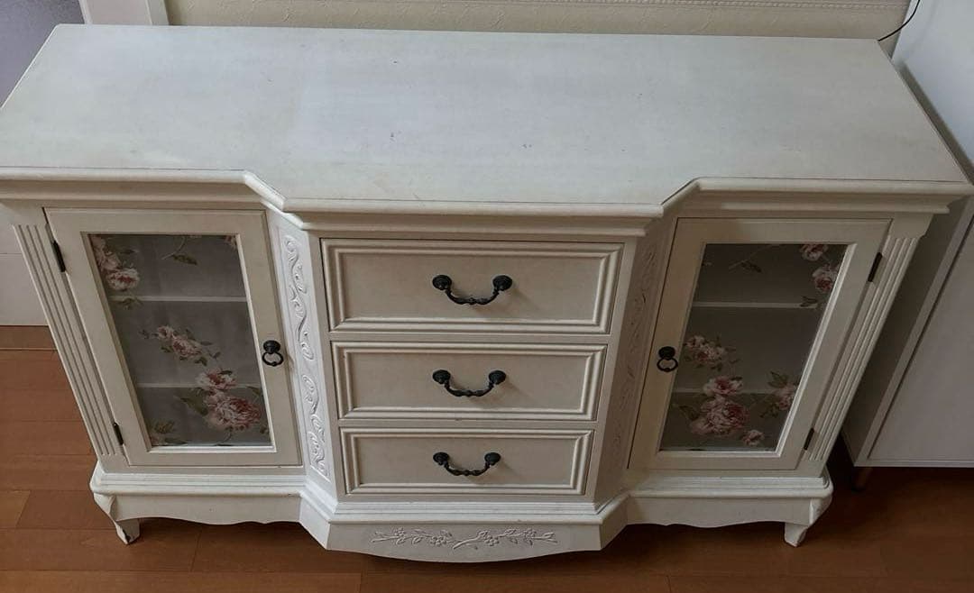 薔薇　キャビネット　サイドボード　白家具　猫足　アンティーク調　たのメル便可能