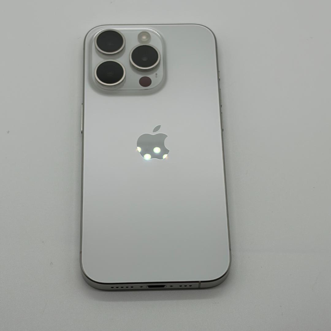 Apple iPhone 15 Pro 256GB ホワイトチタニウム