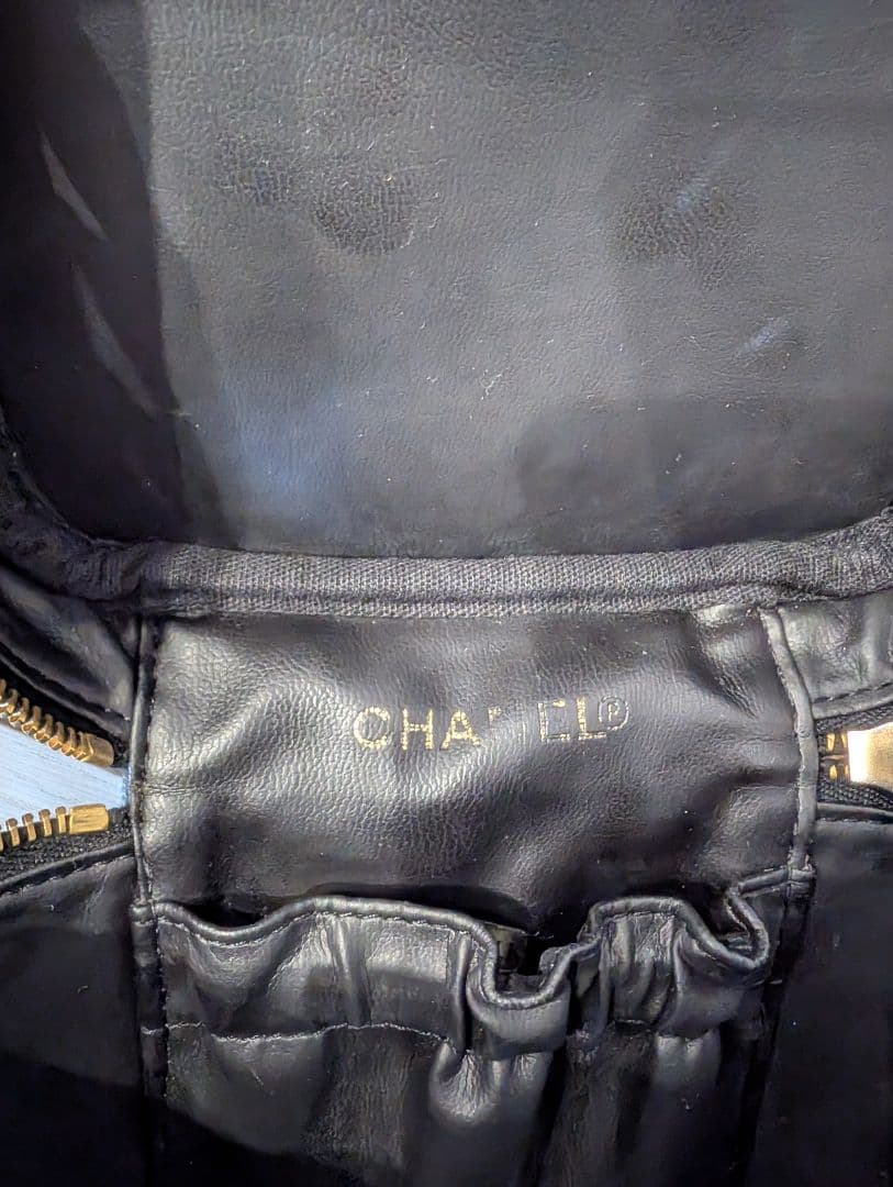 CHANEL ブラックレザー バニティ　ボックス型ハンドバッグ