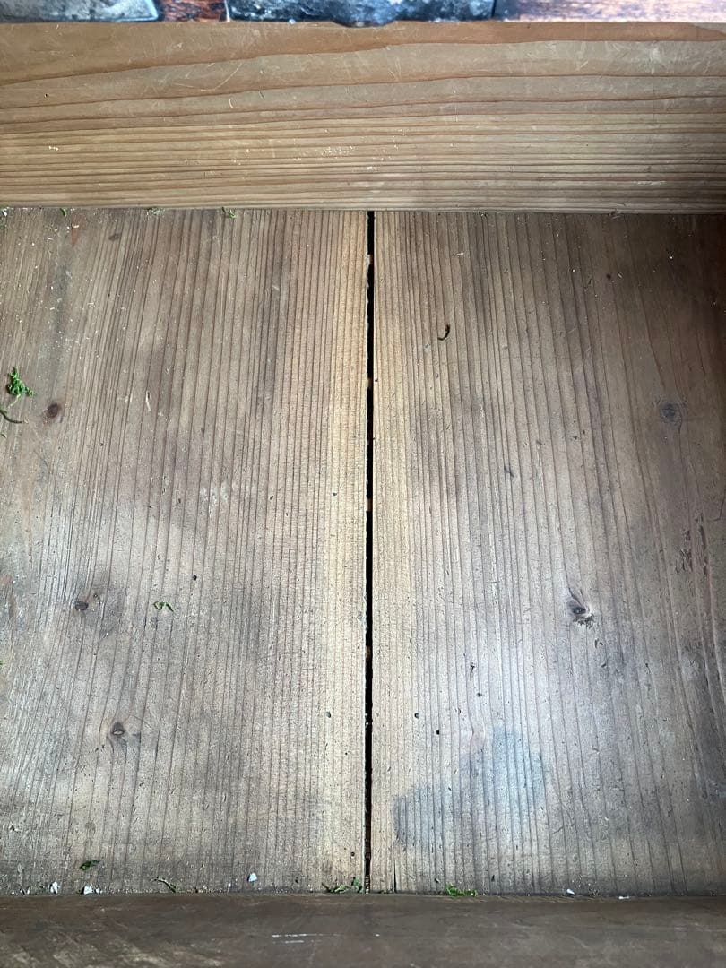 伝統的な木製タンス