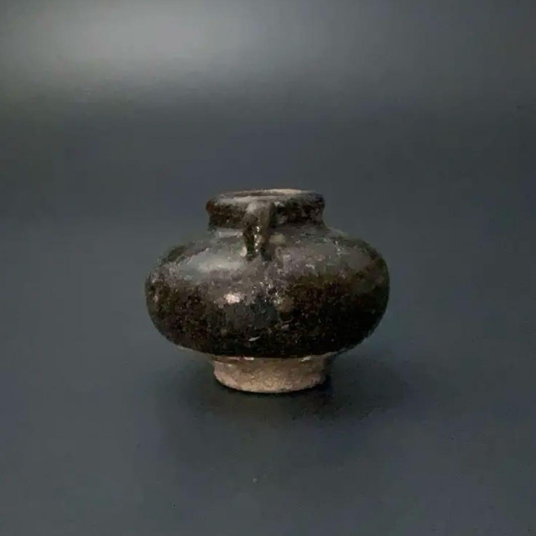 黒褐釉双耳小壺　骨董　アンティーク　高さ5cm 　花入　R1393ダM