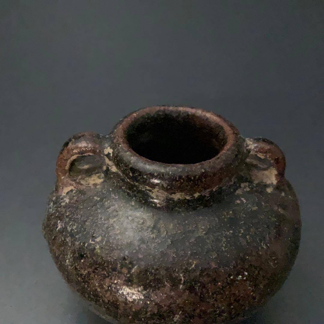 黒褐釉双耳小壺　骨董　アンティーク　高さ5cm 　花入　R1393ダM