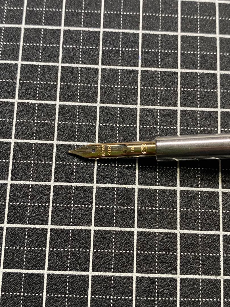 PILOT CAPLESS decimo SAKURA 万年筆　字幅EF