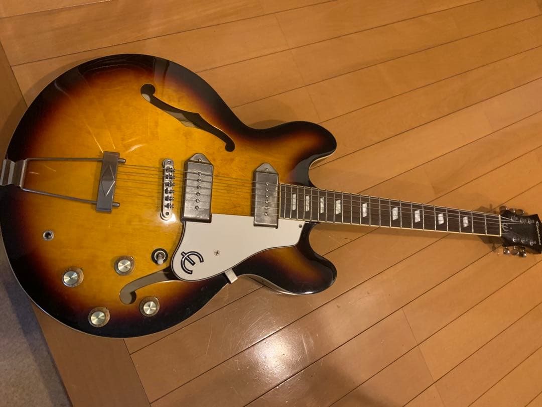 Epiphone セミアコースティックギター サンバースト