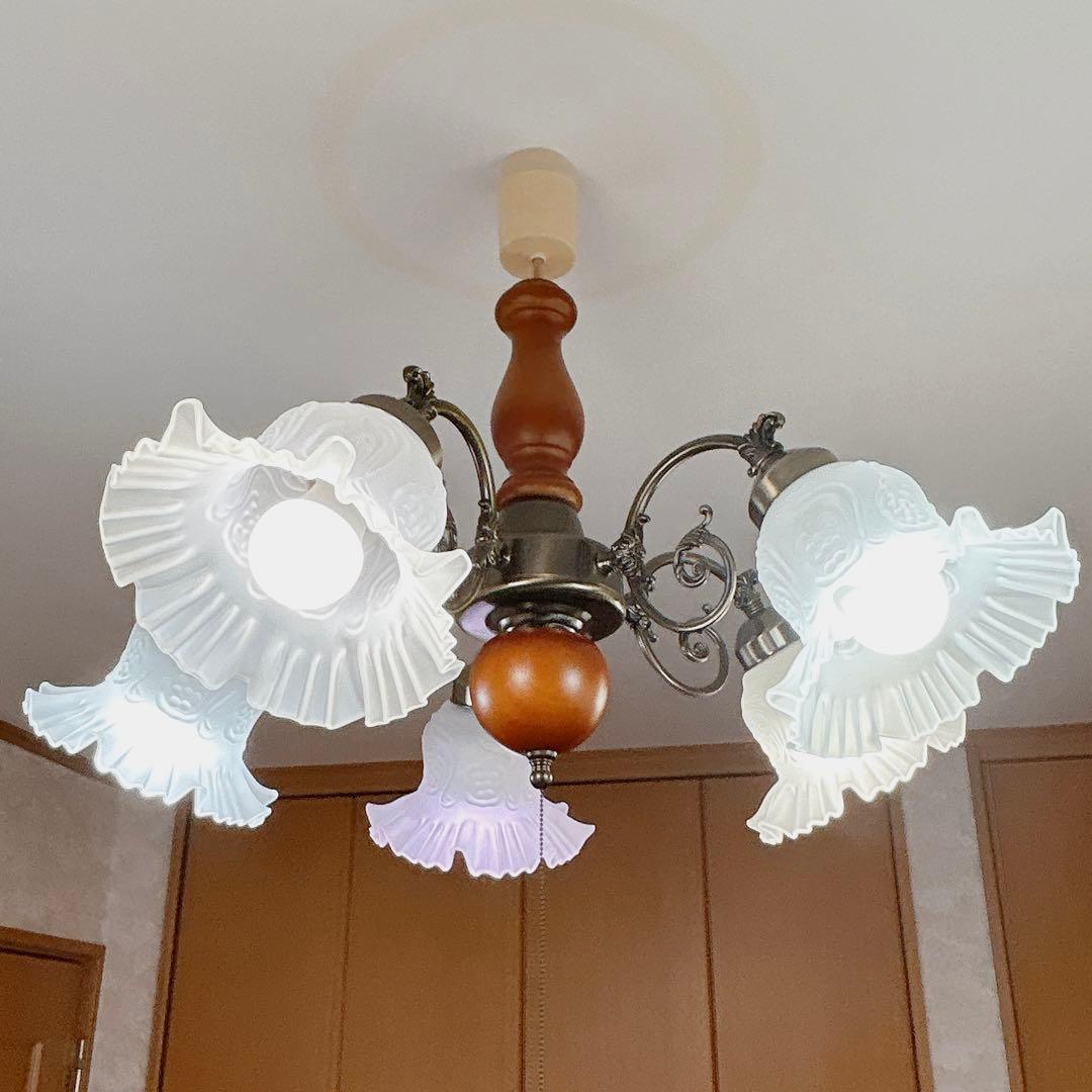 ●美品●アンティーク　フリルシェード　すずらん型　豪華5灯シャンデリア【キシマ】
