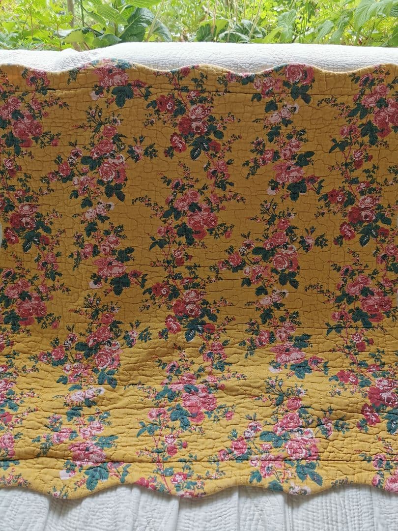 フランスヴィンテージ 絞り薔薇ファブリック ブティキルト風ラージクッションカバー