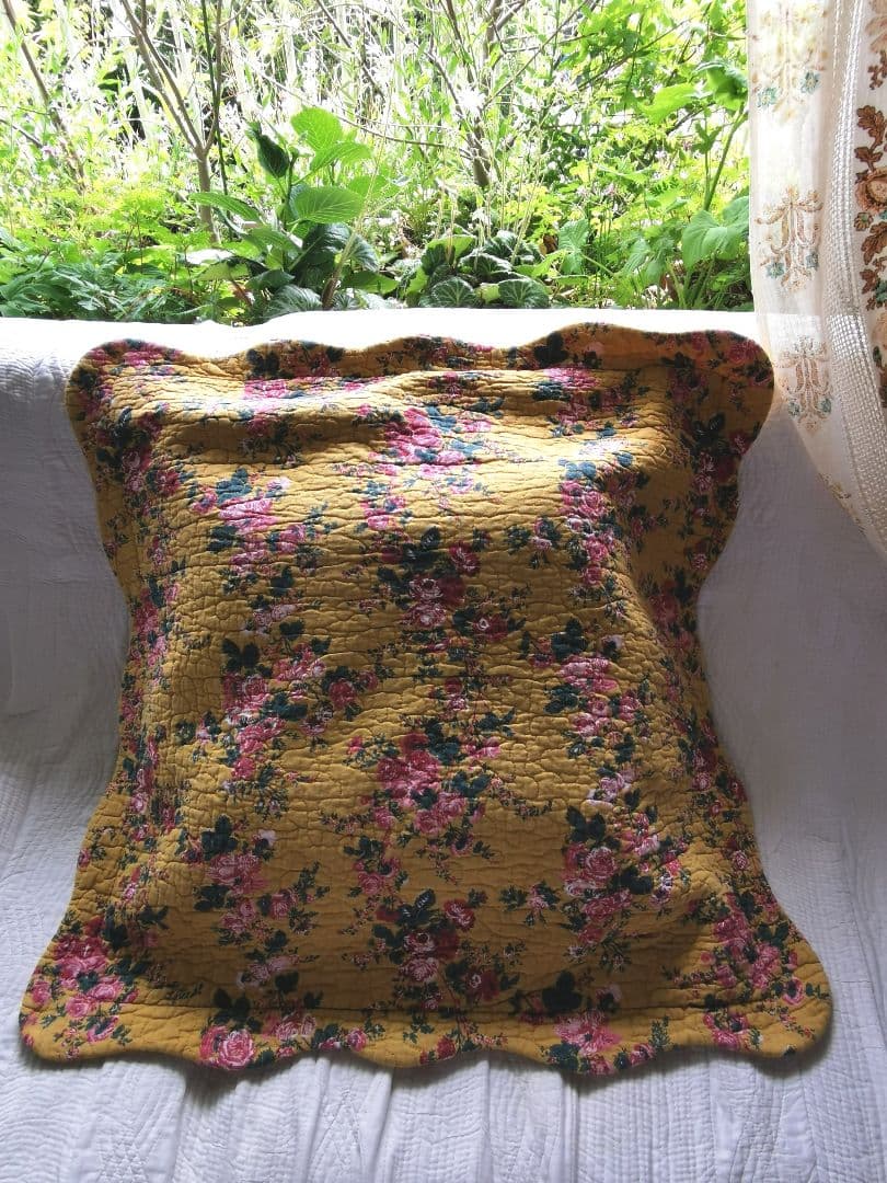 フランスヴィンテージ 絞り薔薇ファブリック ブティキルト風ラージクッションカバー