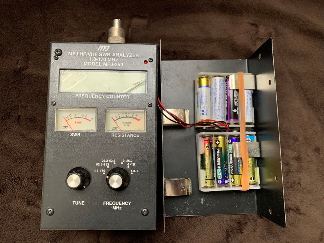 y*4様 MFJ-259 SWRアナライザー 1.8-170 MHz