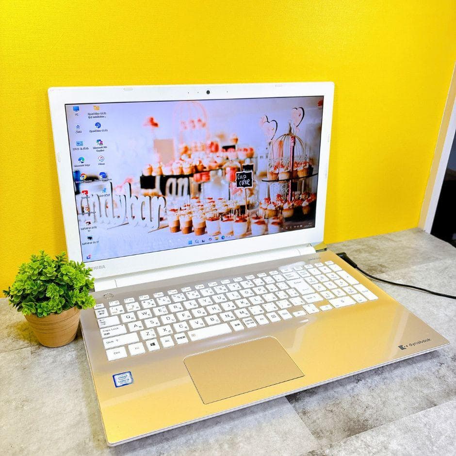 おしゃれゴールド❣快適SSD✨メモリ16GB✨Win11カメラ付 フルHD 薄型