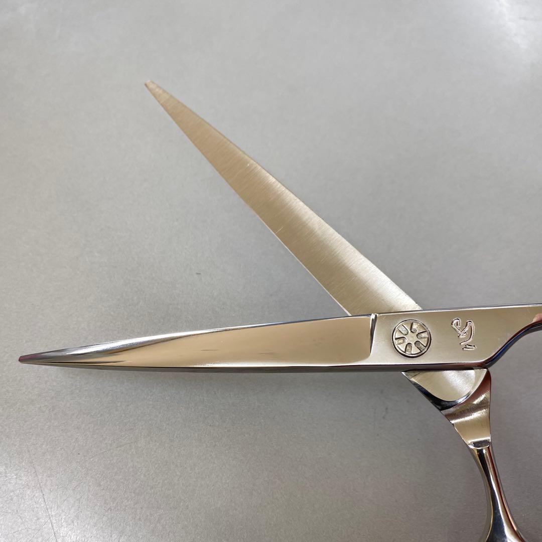 ７インチカットシザー　パワーあるハサミ　安定感抜群！