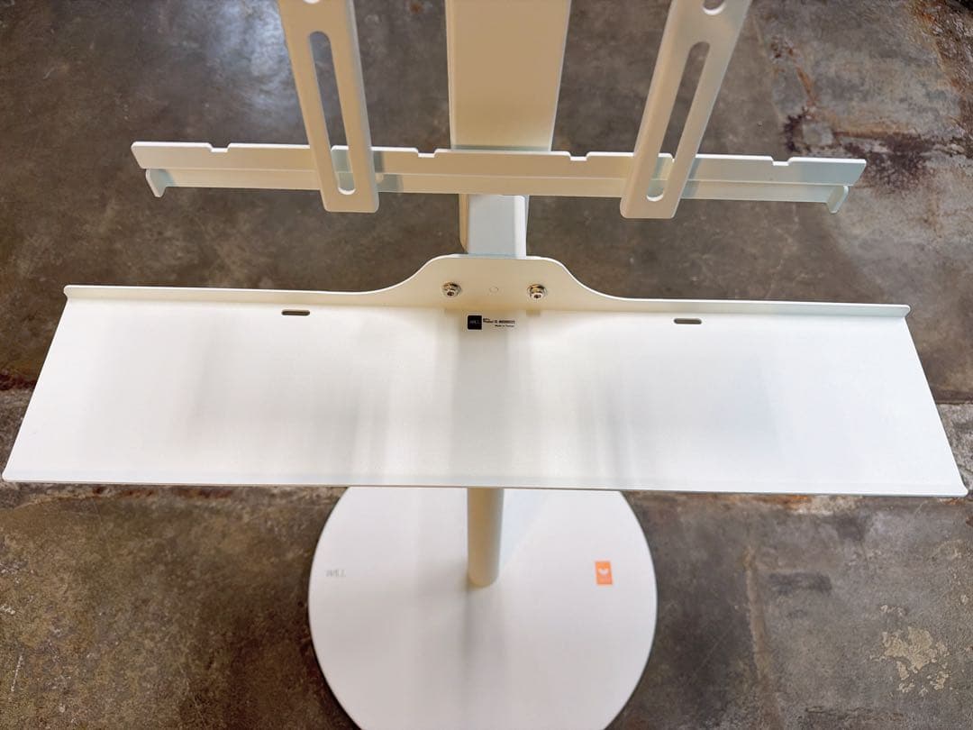 WALL テレビスタンド 自立式 ホワイト 24〜55インチ対応棚付き高さ調整