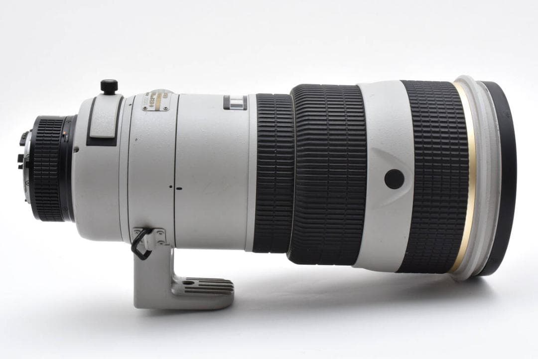 NIKON ED AF-S NIKKOR 300mm F2.8 D ライトグレー