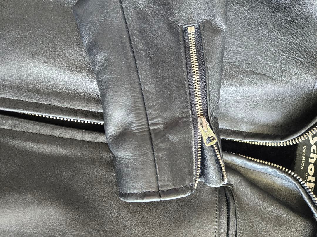 専用のハンガーお付けします！Schott ブラック レザー シングルライダース