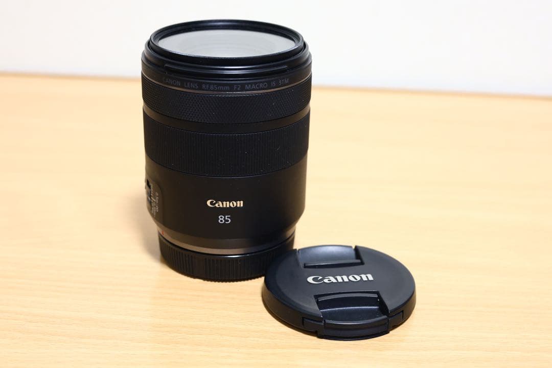 CANON RF85mm F2.0MACRO IS STMフード&フィルター付
