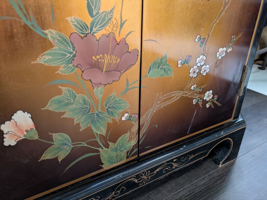 送無料！芸術品　シノワズリ　サイドボード　チェスト　中国家具　金箔　アンティーク