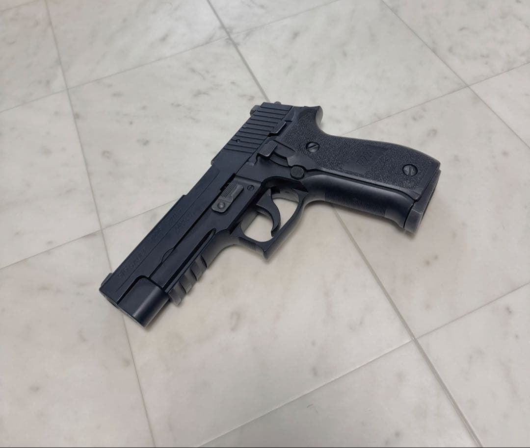 東京マルイ SIG SAUER P226 RAIL GBB ガスブロハンドガン