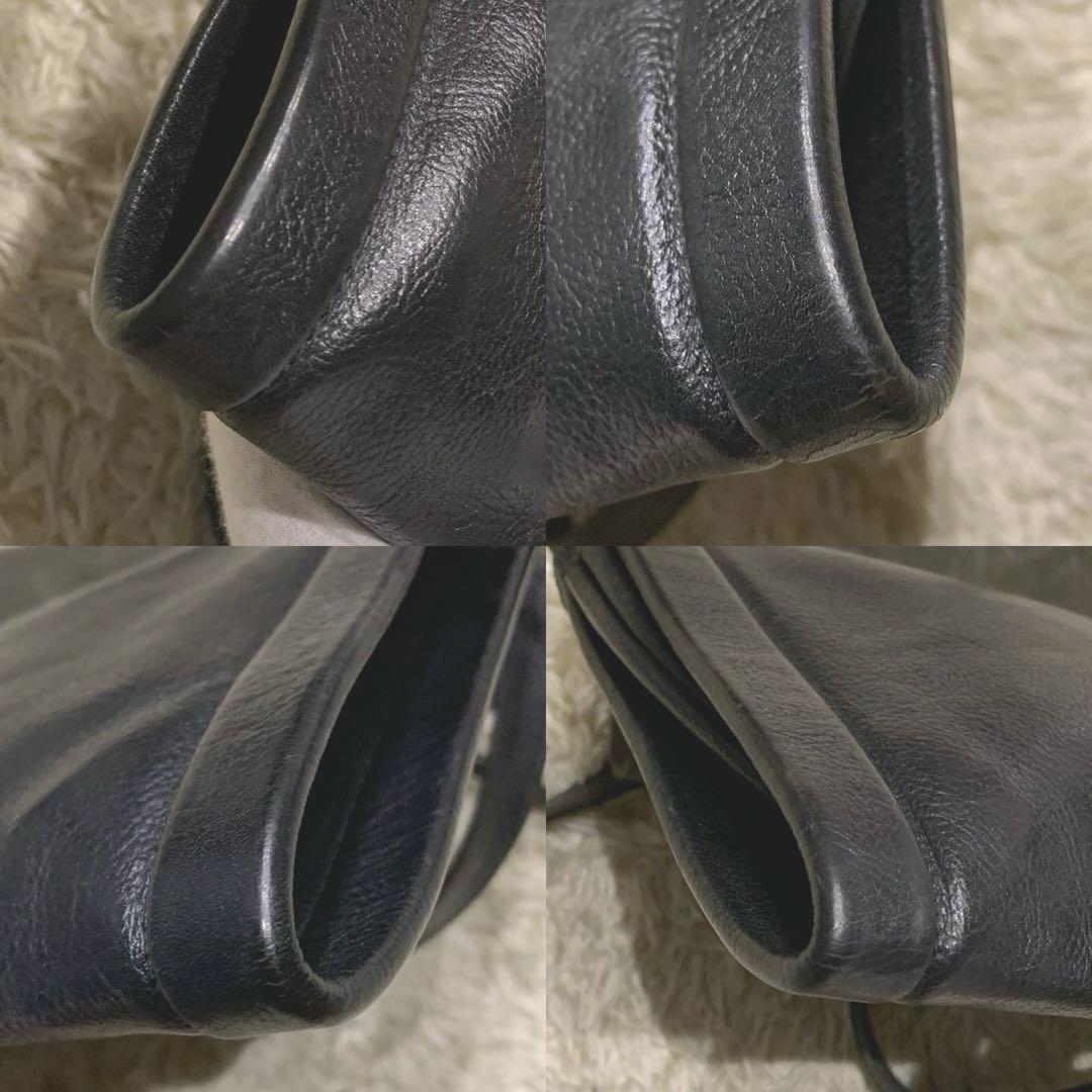 イルビゾンテ ショルダーバッグ フラップ レザー ロゴ型押し ブラック