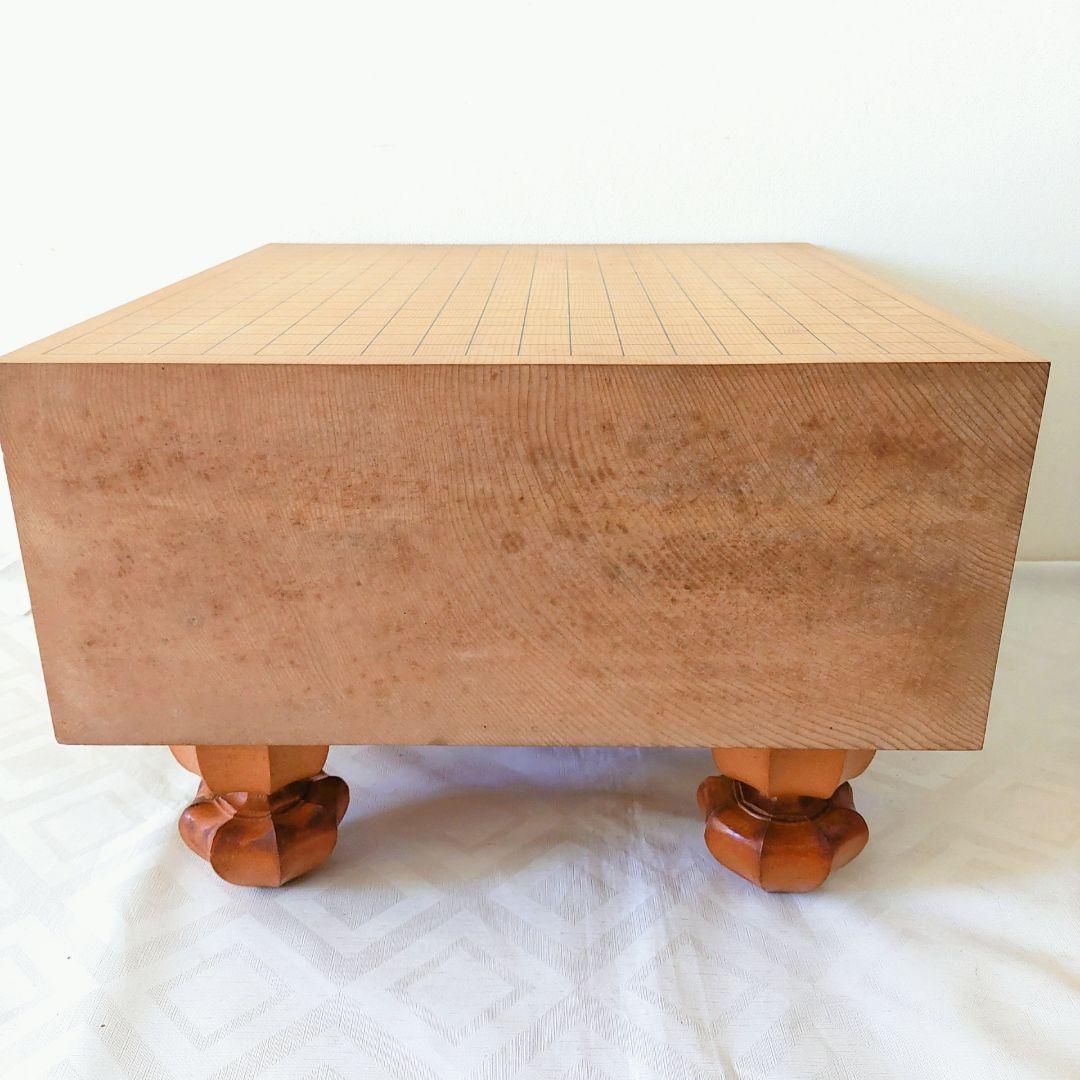 囲碁盤　柾目碁盤　へそ・足付き　厚み約5寸7分（175㎜）蛤碁石32~33号級