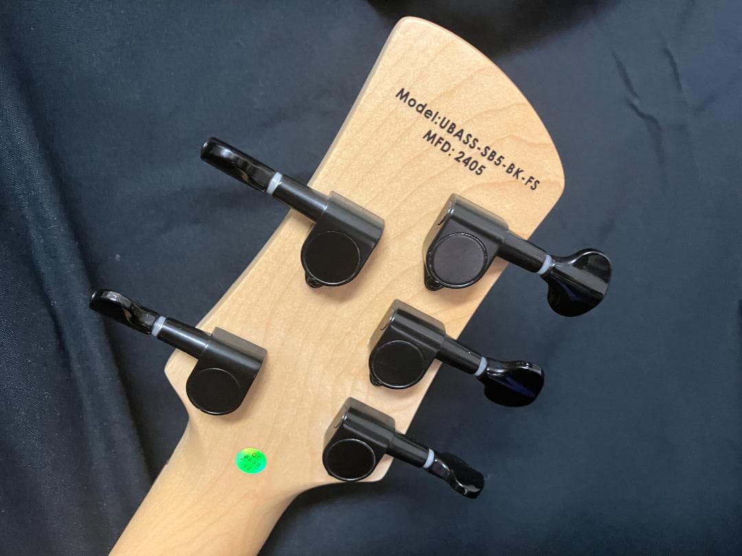 ★年末年始セール 価格★【未使用】KALA ５弦ウクレレベース（黒）専用ケース付