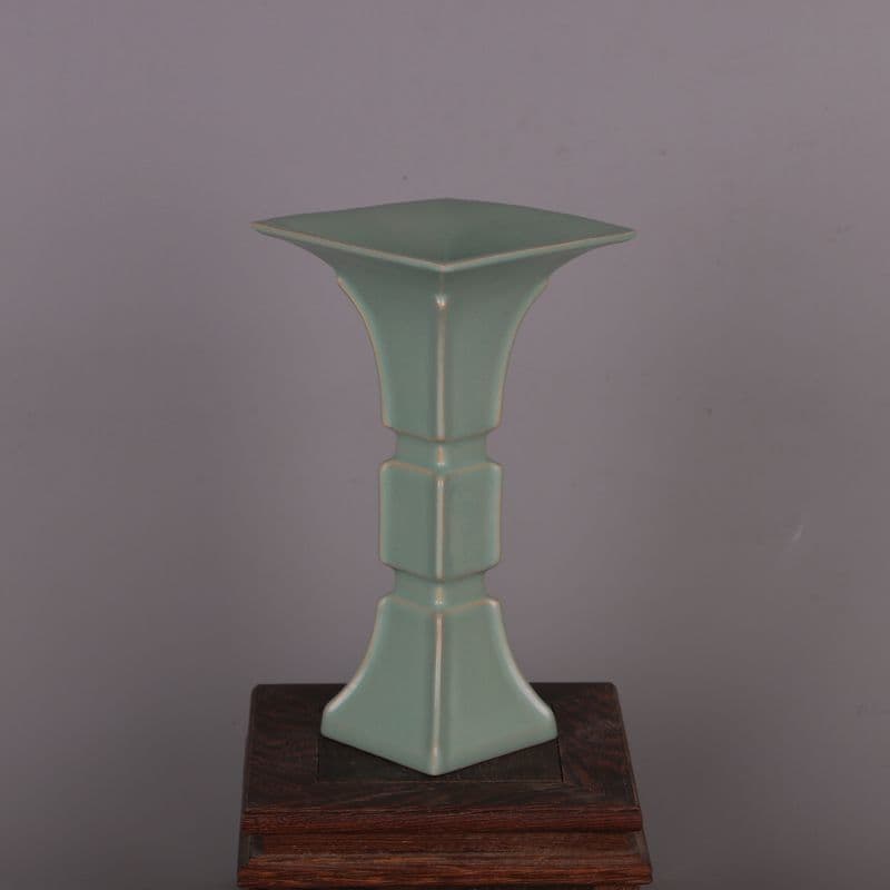 宋汝窯青釉支釘花瓶  景徳鎮 陶磁器 装飾品 現代工芸品 美術品 置物