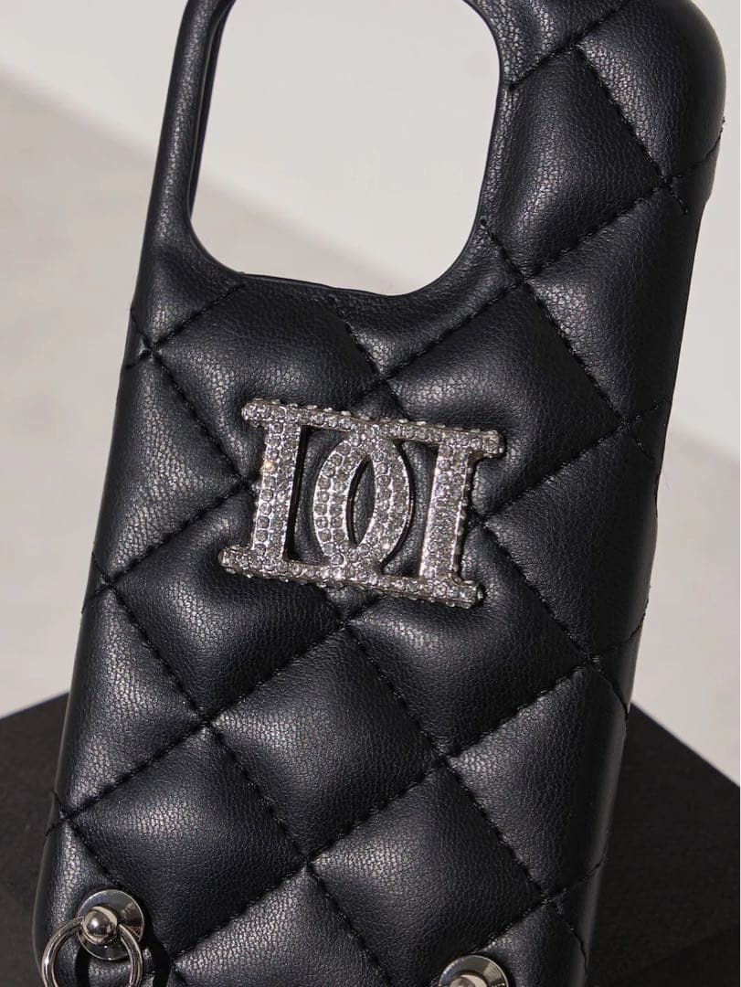 Darich ストーンロゴキルティングiPhone15ProMaxケース