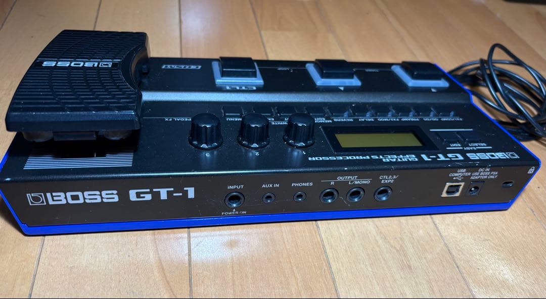BOSS GT-1 マルチエフェクター（動作良好・ACアダプター付）