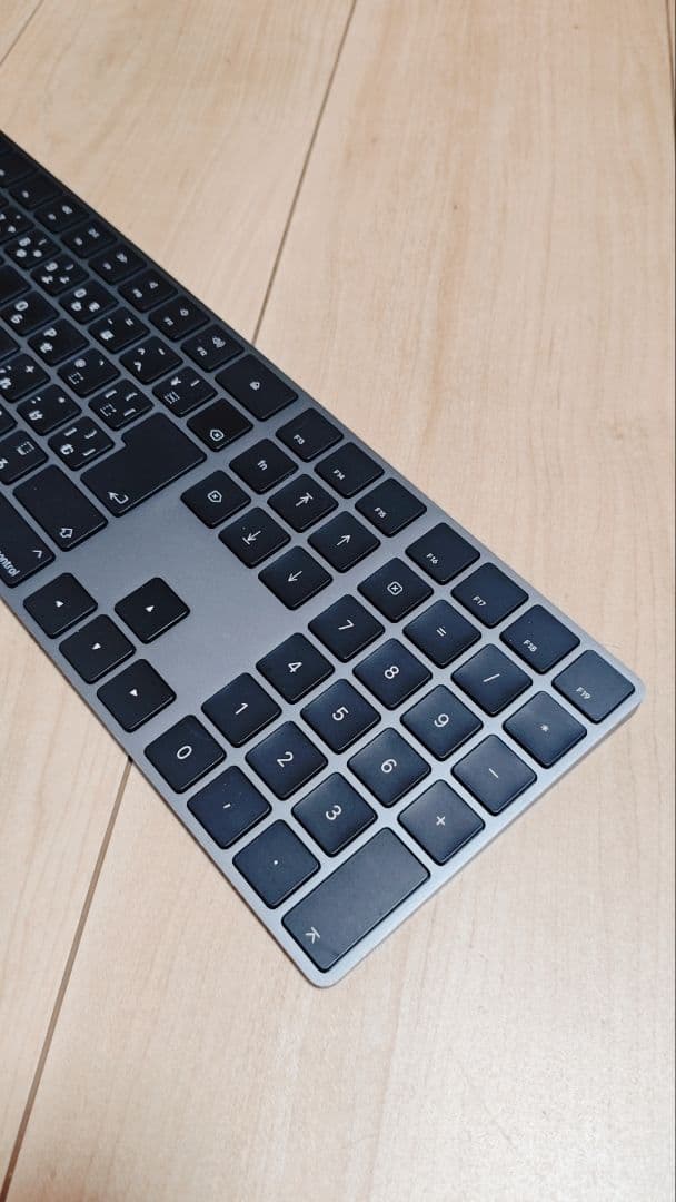 Apple magic keyboard テンキー充電タイプ　充電