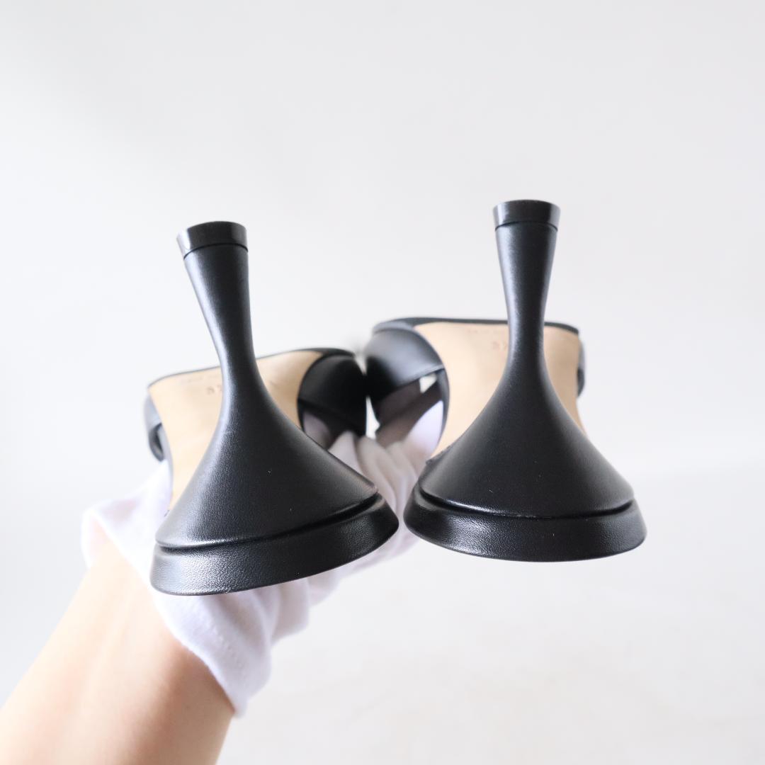 最終価格⭐︎未使用マノロブラニク　レザーミュールJADA 37.5/24.5cm