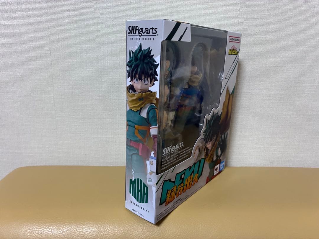 新品未開封　僕のヒーローアカデミア：S.H.Figuarts　緑谷出久＋缶バッジ