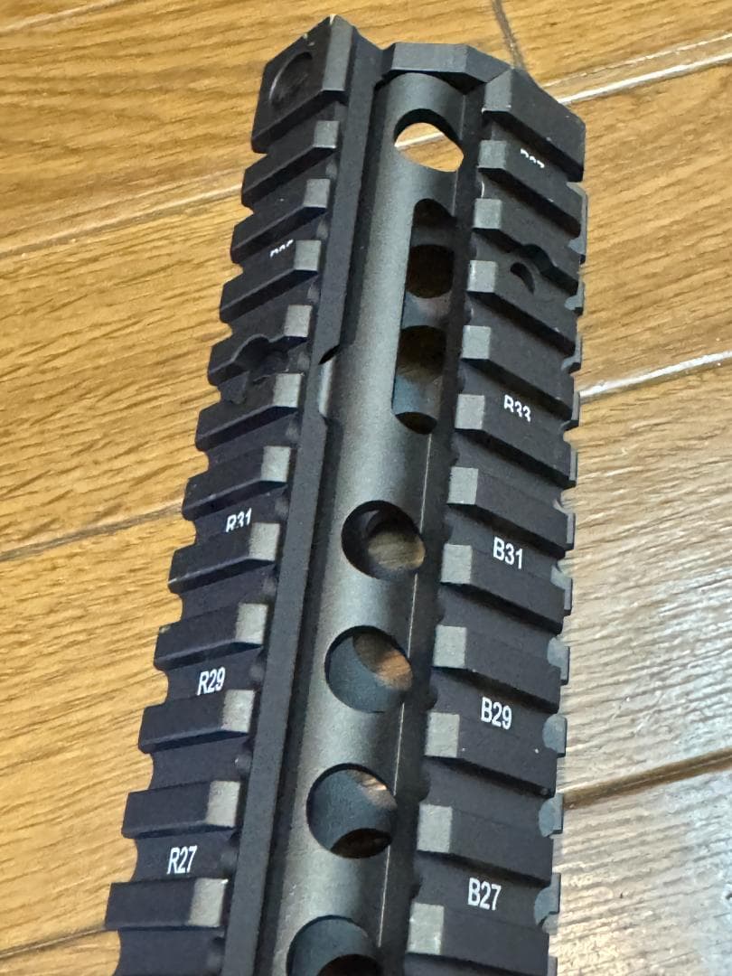Daniel Defense RISⅡ ハンドガード FDE 9.5インチ
