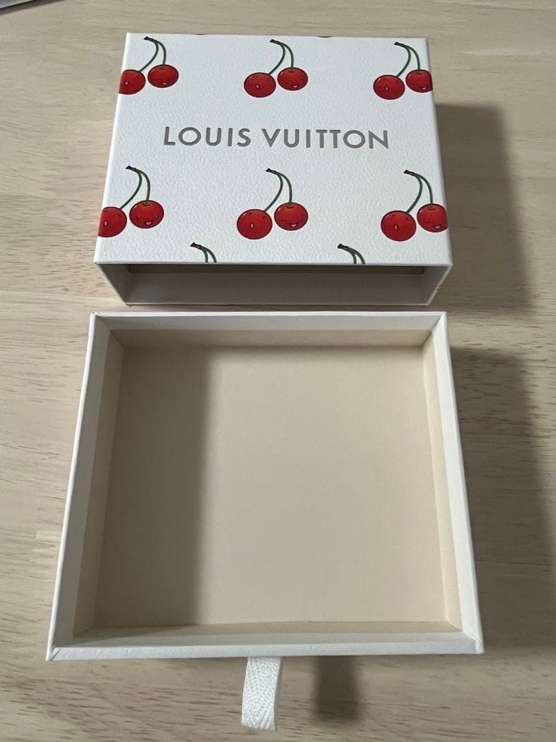ルイヴィトン×村上隆 チェリー柄 ギフトボックス ショッパー
