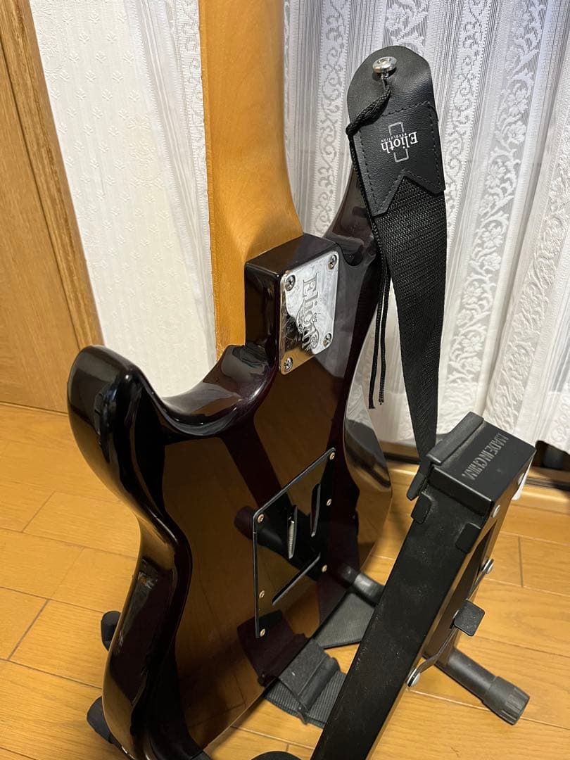 【送料込み】Elioth S305 エレキギター　付属品付き