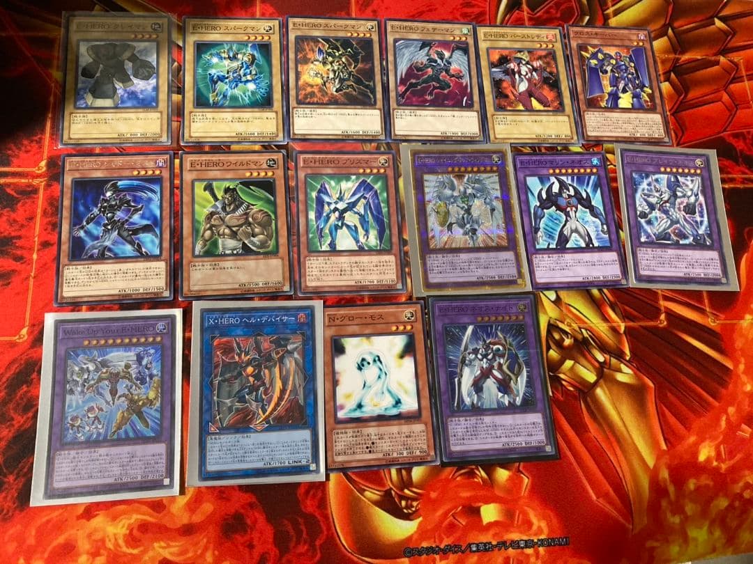 プレゼント付き　遊戯王　まとめ売り　遊戯王　引退品　heroデッキ