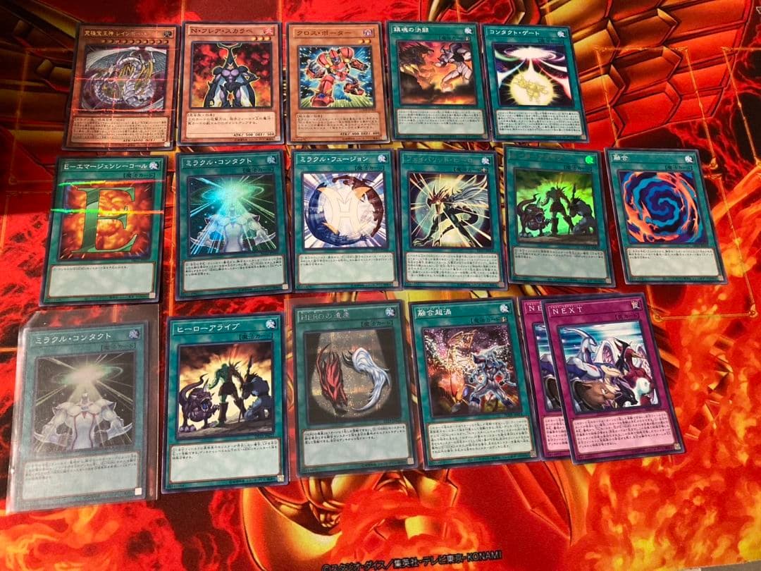 プレゼント付き　遊戯王　まとめ売り　遊戯王　引退品　heroデッキ