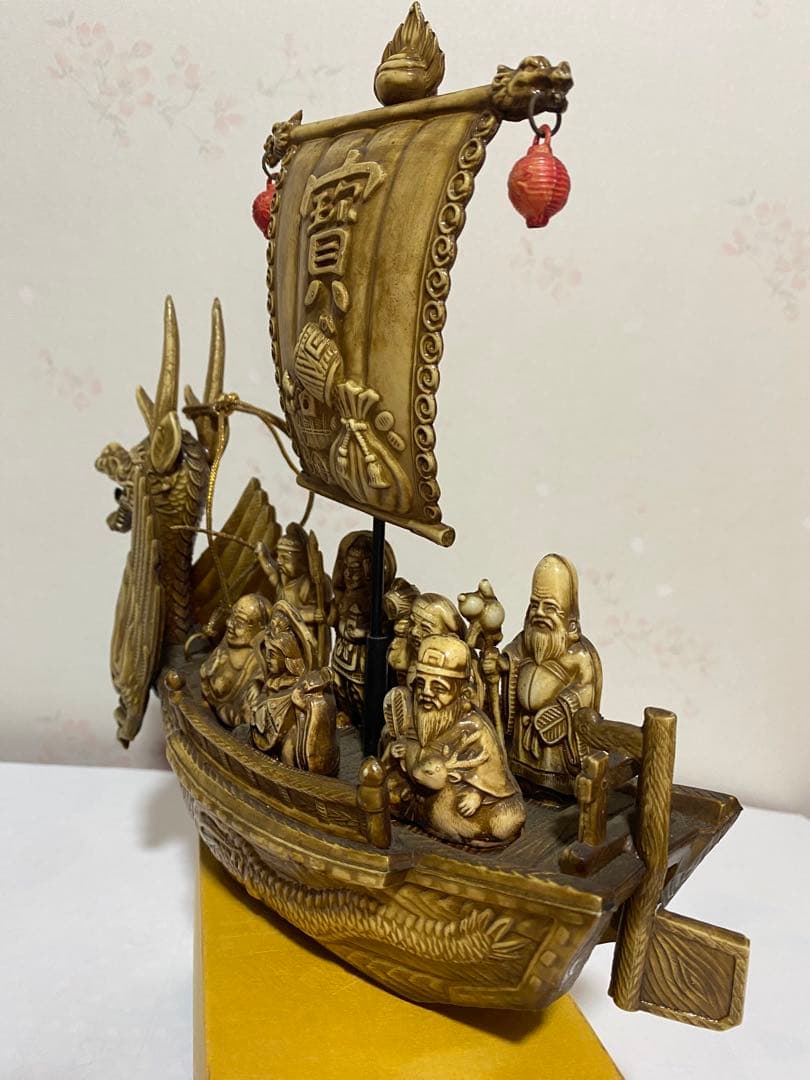 ♦セルロイド製 細密 龍に七福神宝船縁起物 置物飾り 富士山 鶴に亀 骨董品