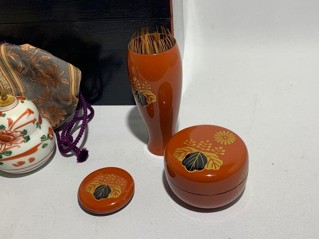 【メル】茶箱揃え　瀬戸焼　美濃焼　振出し　棗　香合　茶杓　巾筒　仕覆