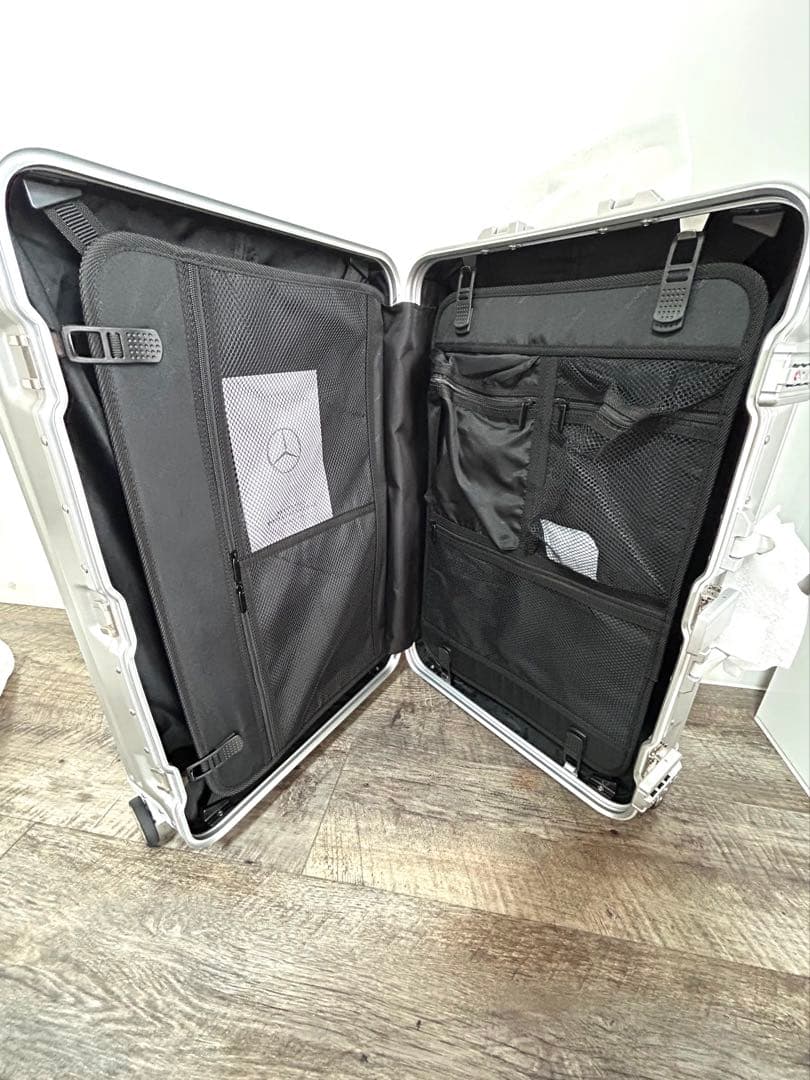 新品未使用　Mercedes-Benz オリジナルアルミスーツケース