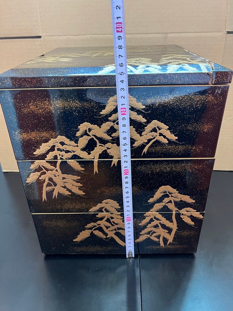 783 黒漆塗り沈金重箱　金蒔絵　松　3重　高級