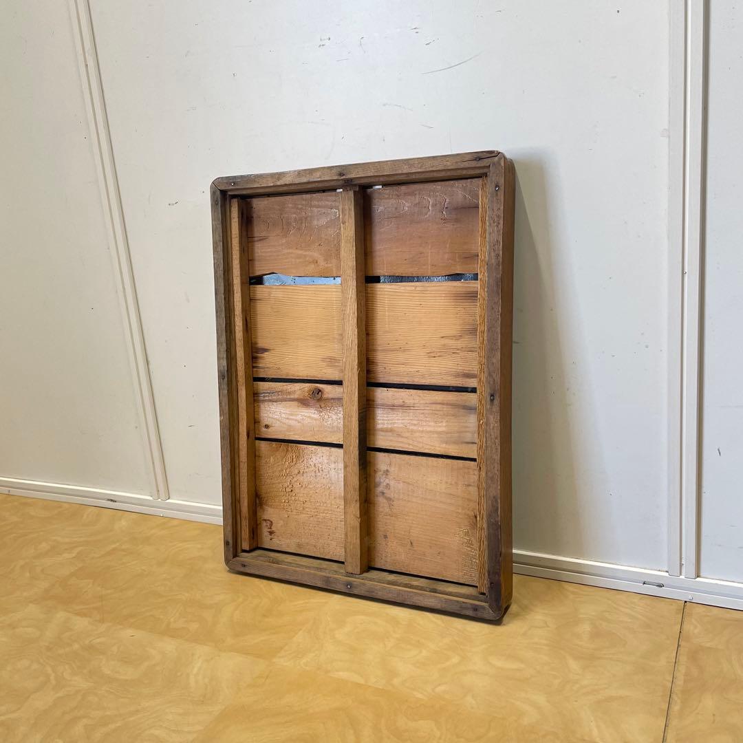 木枠ストーブ台② ビンテージ アンティーク レトロ 飾り台 花台 タイル模様