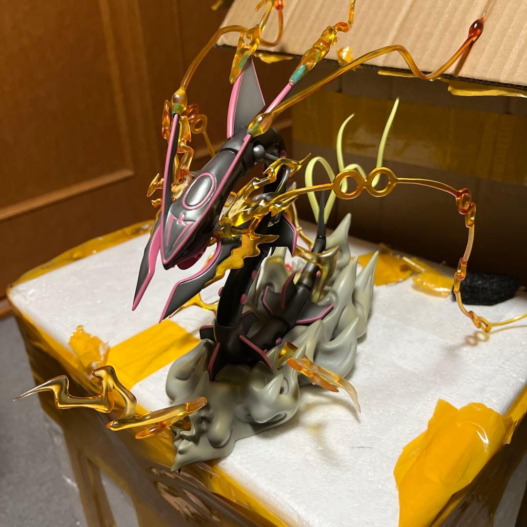 ポケモンスケールワールド　1/20サイズ　黒レックウザ