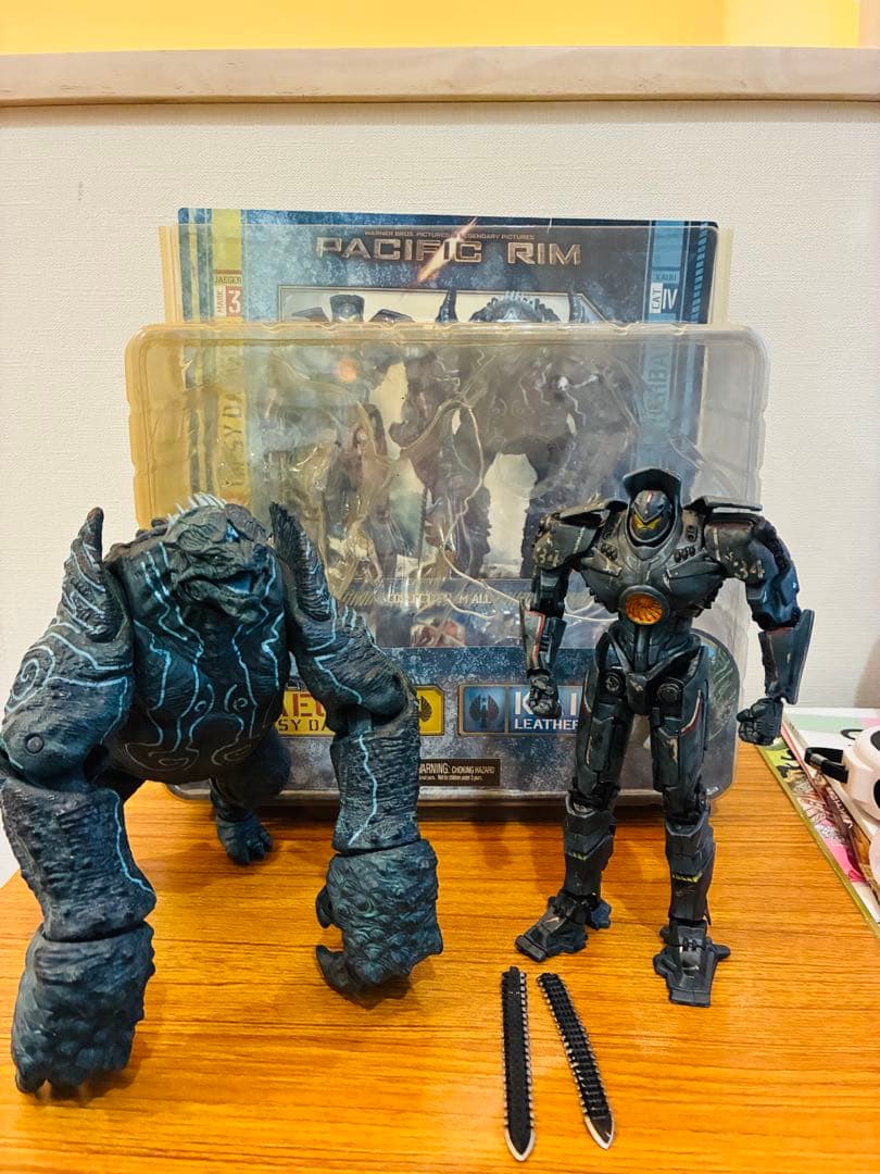 ネカ　パシフィック・リム　フィギュア　レザーバック　ジプシーデンジャー　NECA