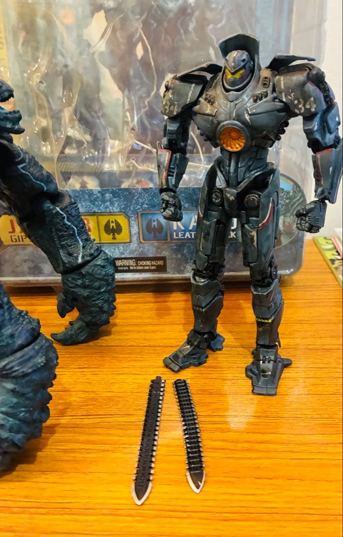 ネカ　パシフィック・リム　フィギュア　レザーバック　ジプシーデンジャー　NECA