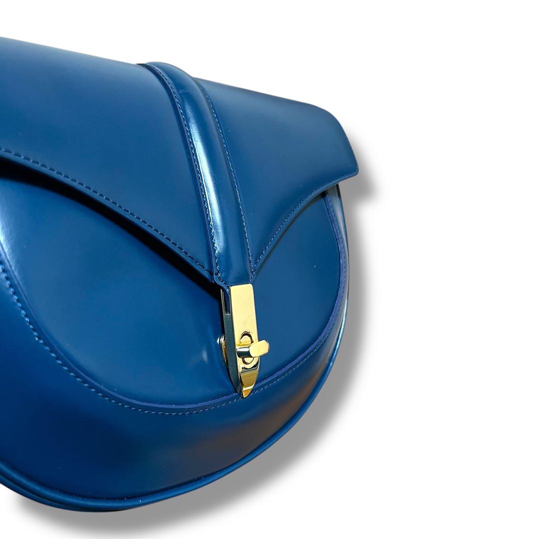 美品 傳濱野 ショルダーバッグ レザー アビスブルー アールクラネ ターンロック